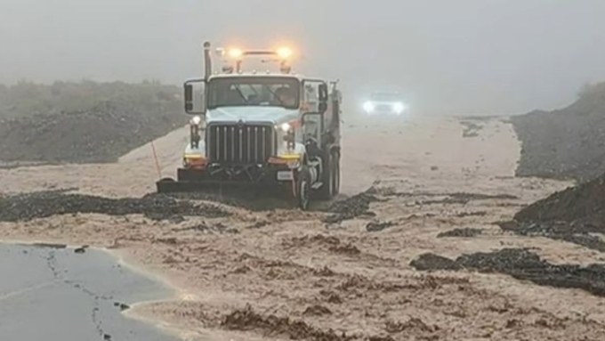 하루에 1년 치 비 내렸다…데스밸리 기록적인 폭우